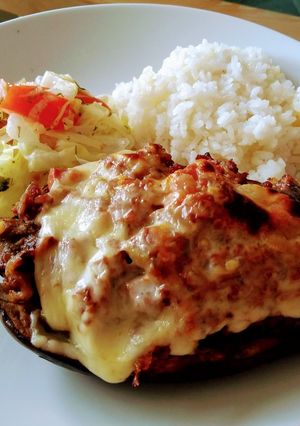 Una foto de Berenjenas rellenas de carne molida