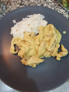 Una foto de Pechuga de pollo al curry
