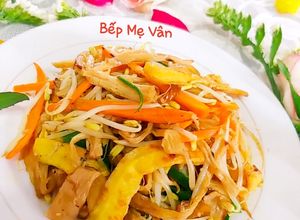 Hình của món Sườn chay,đậu hủ chiên,xào giá và cà rốt.