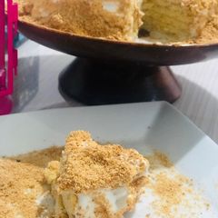 A picture of Honey cake.