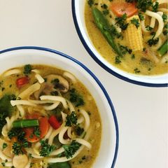 A picture of Curry Noodle Soup.