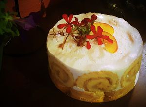 Foto principal de Charlotte de Melocotón y Limón (con relleno de crema de yogur y queso)