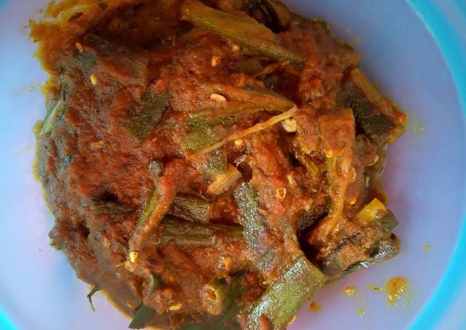 Delicious tomato bhindi curry