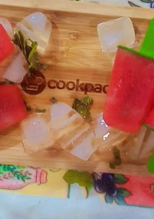 A picture of Watermelon 🍉 popsicle.
