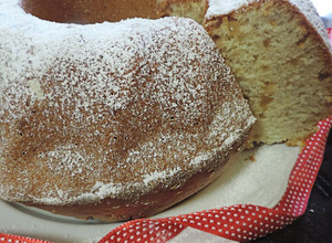 Foto di Ciambella solo albumi e yogurt (senza burro)