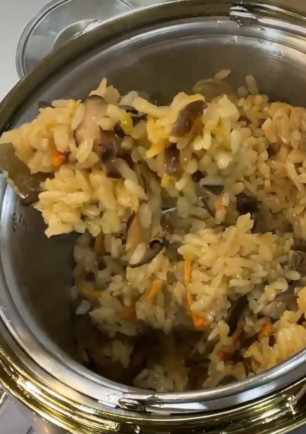 【悶燒鍋料理-日式醬燒蕈菇炊飯】-火牌悶燒鍋 的食譜成品照片