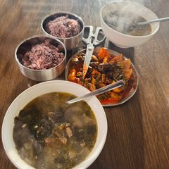 A picture of Seaweed soup (Korean birthday soup).