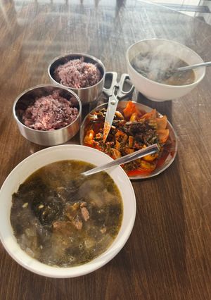 A picture of Seaweed soup (Korean birthday soup).