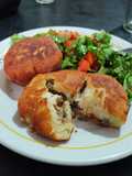 Bomba de papas (rellenas de carne)