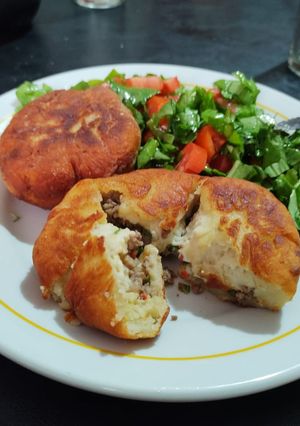 Una foto de Bomba de papas (rellenas de carne)