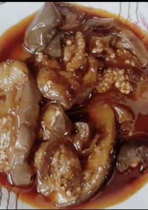 कश्मीरी खट्टे बैंगन (Kashmiri Khatte Baingan recipe in Hindi) रेसिपी मुख्य फोटो