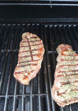 A picture of Quick and simple steak 🥩.