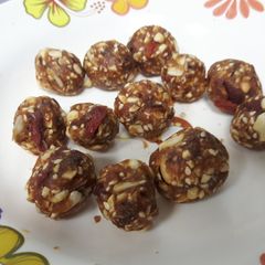 Dates bar with goji Berry and sunflower seeds A picture of Dates bar with goji Berry and sunflower seeds.
