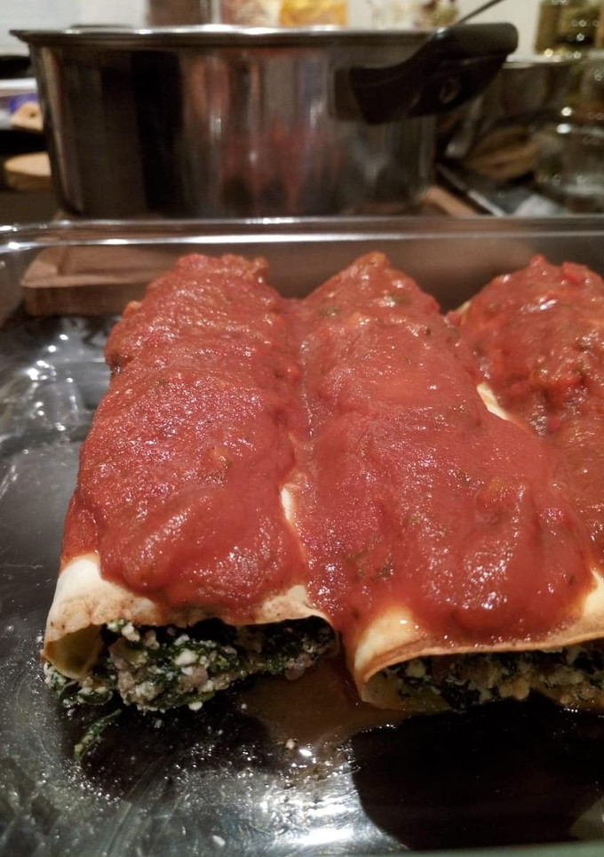Una foto de Canelones de espinaca, acelga, carne y ricota 👩‍🍳