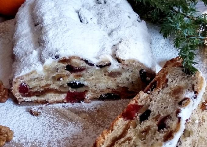 Рождественский штоллен