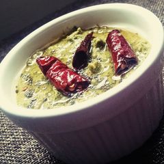 A picture of Curry Leaves Onion Chutney.
