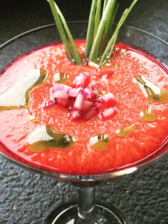 Una foto de Gazpacho arremolachado