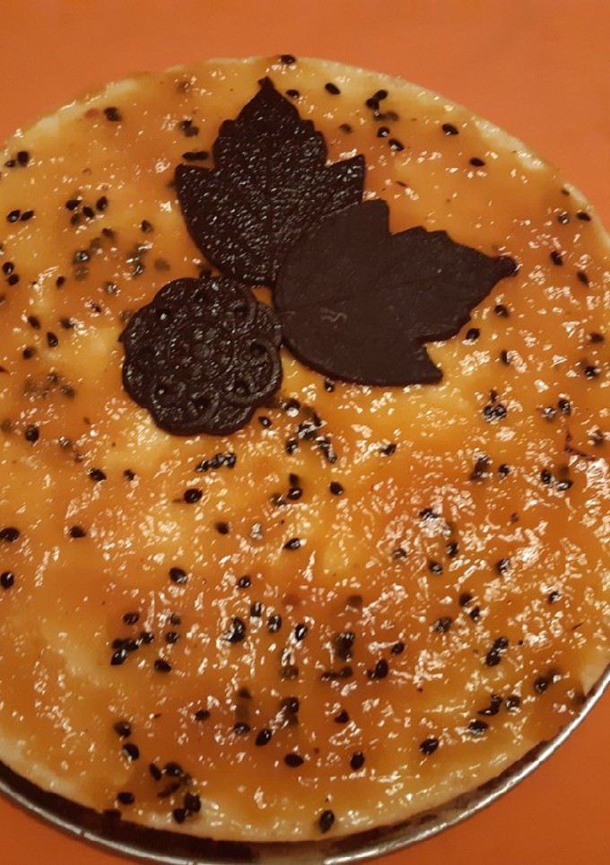 Una foto de Torta fría de mousse de maracuyá sin horno