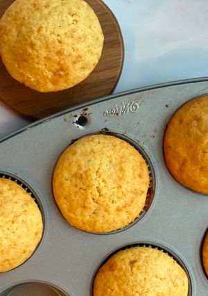 A picture of Easy vanilla muffins.