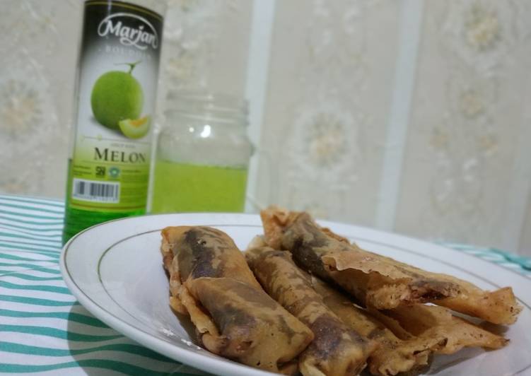 Pisang coklat (piscok)