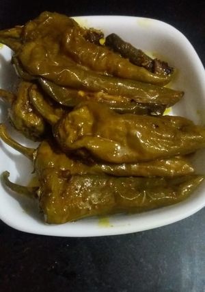 A picture of Green chilli pickle.