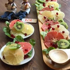 A picture of Herbed Citrus Salad.