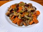 Una foto de pollo con almendra china
