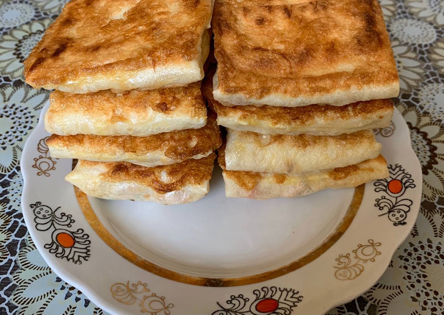 Пп пирожки. ПП пирожки из лаваша. ПП пирожок лаваш. ПП пирожки на сковороде.