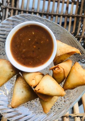 A picture of One bite samosa.