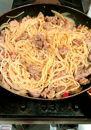 Una foto de Spaghetti salteado con puerco