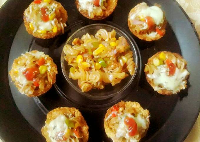 Pasta pizza cups