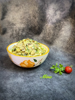 عکسی از دستور سالاد سیب زمینی و قارچ با مرغ
