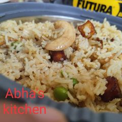 A picture of Veggies -nutty pulao.