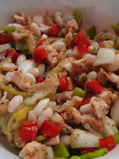 Una foto de Ensalada de alubias y lomo de cerdo (aprovechamiento)