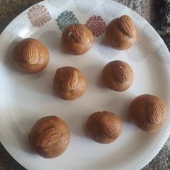 A picture of Besan til laddu gramflour sesame laddoo).