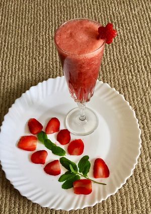 A picture of Strawberry juice.