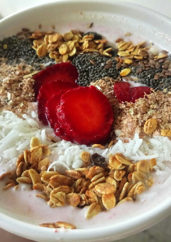 Una foto de Post-entreno con proteína en polvo vainilla