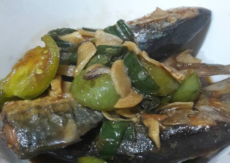 Tumis peda cabe hijau