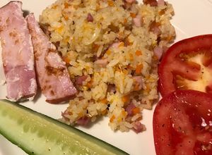 Hình của món Cơm chiên thịt nguội (xá xíu), thịt xông khói.