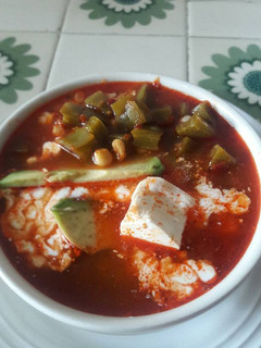 Una foto de Sopa de nopales con elote
