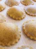 Ravioli salmone ed erba cipollina
