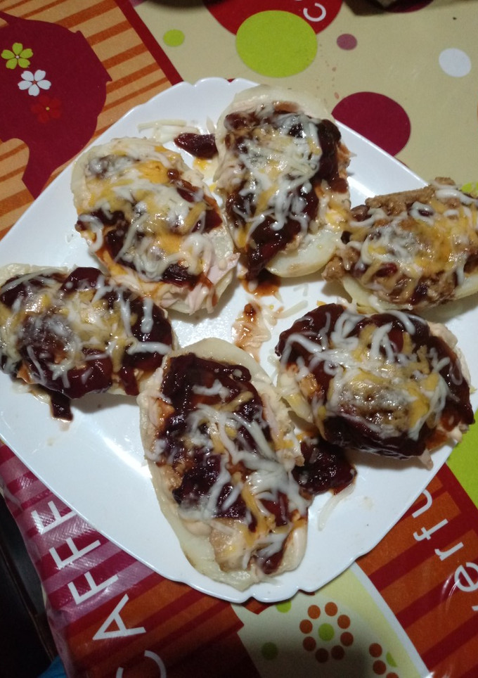 Una foto de Patatas rellena de kebab y crema de queso azul