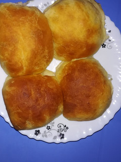 A picture of Dinner rolls.