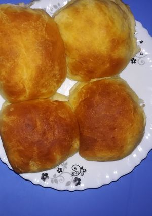 A picture of Dinner rolls.