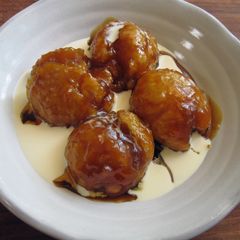 A picture of Golden Syrup Dumplings.