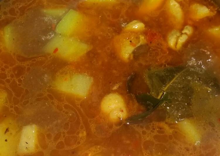 Rawon daging ayam ala-ala