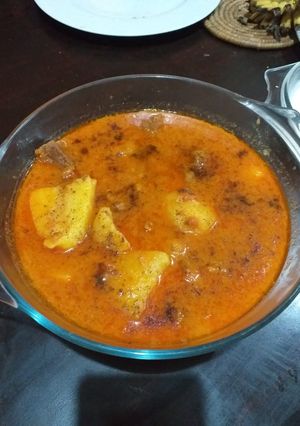 A picture of Aalu gosht.