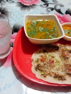 રવા નાં ઉત્તપમ (Semolina Uttapam Recipe In Gujarati) રેસીપી મુખ્ય ફોટો