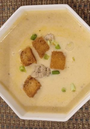 A picture of Cream of chicken soup.
