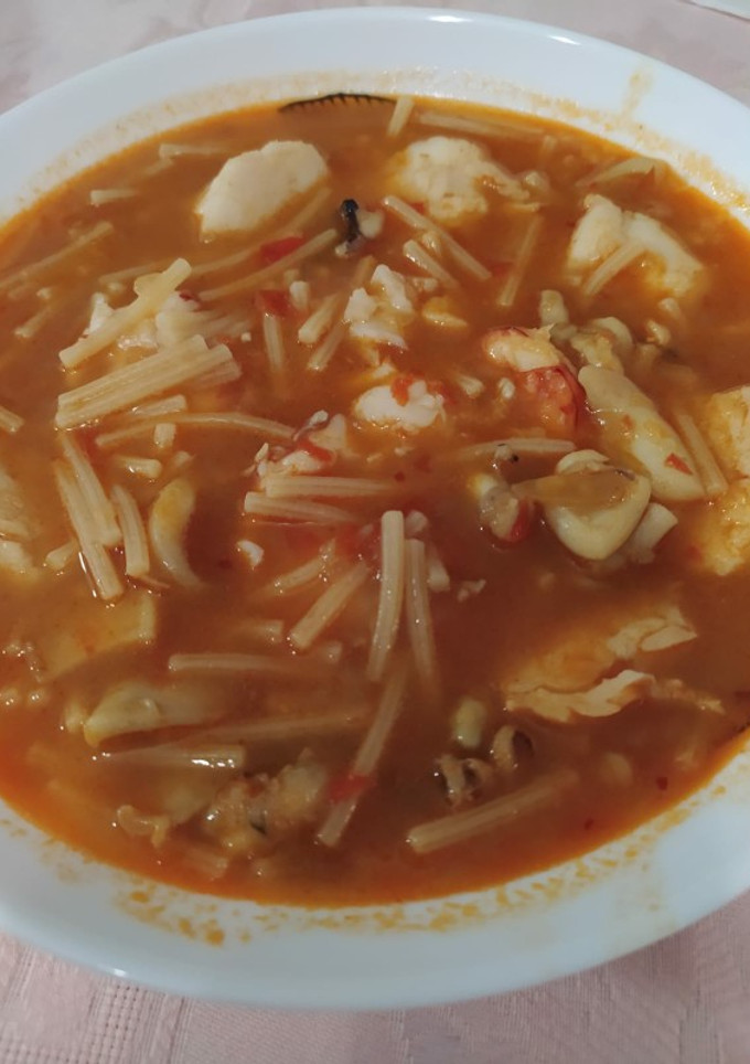 Una foto de Fideos a la cazuela de pescado